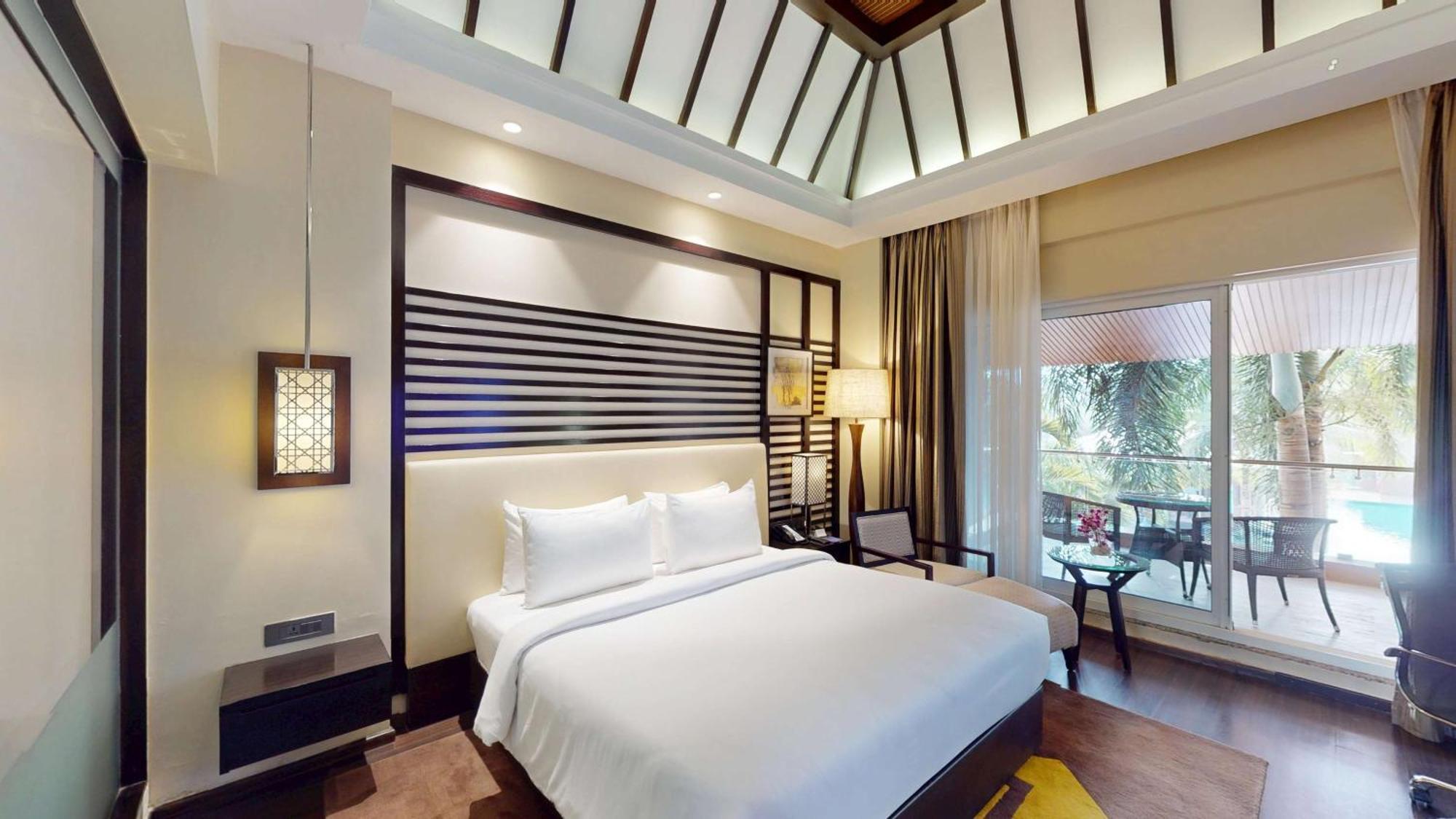 Radisson Blu Plaza Resort & Convention Centre Karjat Buitenkant foto
